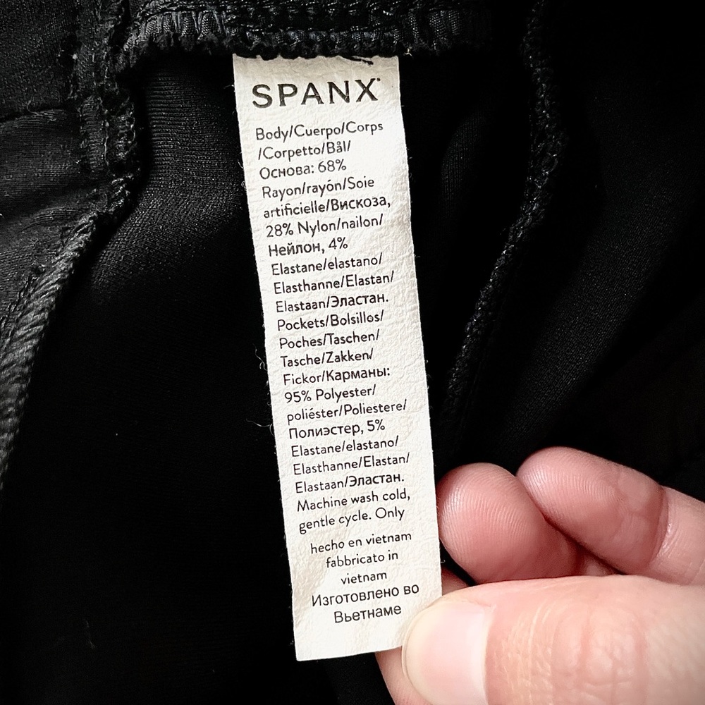 New SPANX Faux Leather Like Leggings - Picture 5 of 5